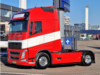 Tractor unit Volvo FH: picture 1