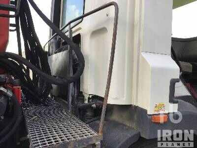 Hook lift truck DAF CF85 6x4 w/Crane: picture 11