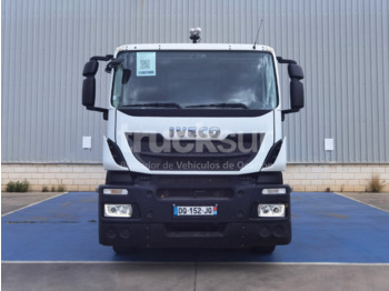 Curtainsider truck IVECO AD190S36: picture 3
