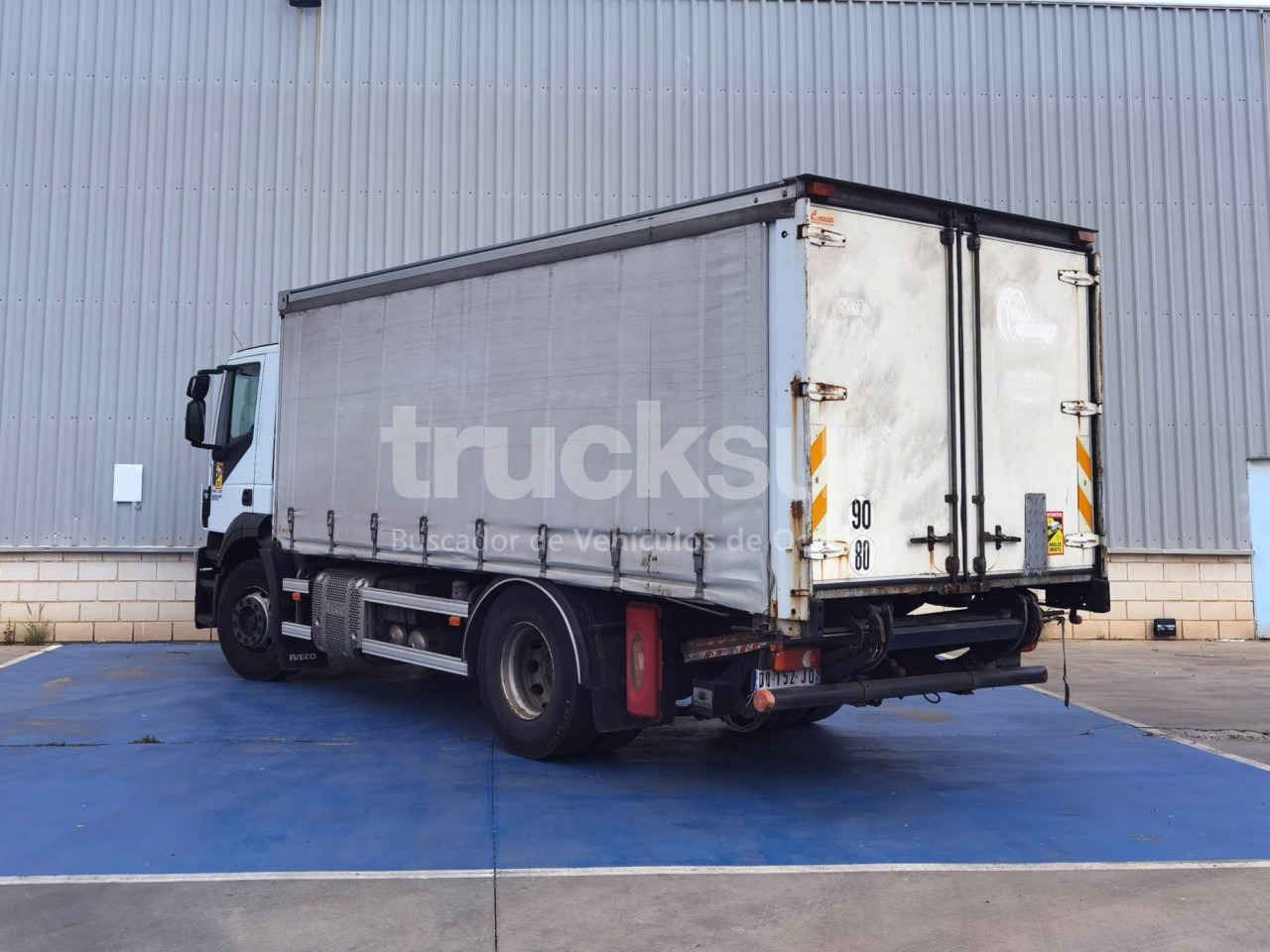 Curtainsider truck IVECO AD190S36: picture 5