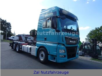 Container transporter/ Swap body truck MAN TGX 26.440  6X2 Wechselbrücke: picture 1