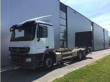 Container transporter/ Swap body truck Mercedes-Benz ACTROS 2532 6X2 BDF EURO 5: picture 1