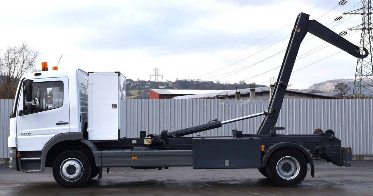 Hook lift truck Mercedes-Benz ATEGO 1218: picture 5