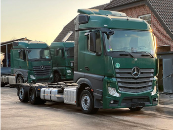 Container transporter/ Swap body truck Mercedes-Benz Actros 2536L 6x2 EU6 Retarder  Liftachse: picture 2