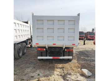 Tipper SINOTRUK HOWO 371 dump truck China 6x4 drive tipper lorry: picture 4