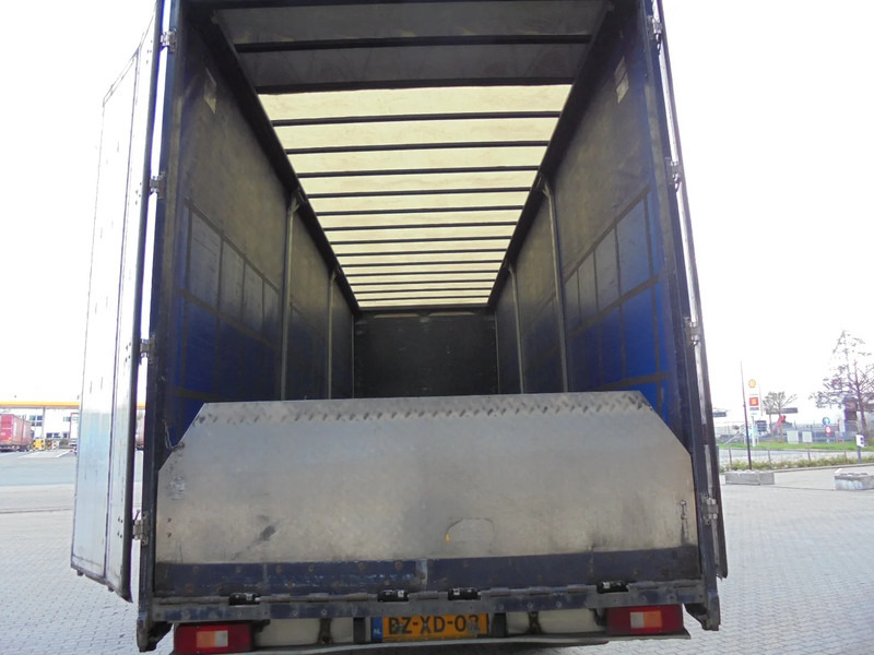 Curtainsider truck Volvo FH 420 6X2 EUR5: picture 17