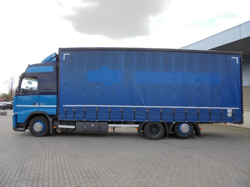 Curtainsider truck Volvo FH 420 6X2 EUR5: picture 9