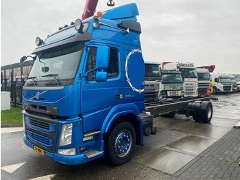 Cab chassis truck Volvo FM 330 4X2 EURO 6: picture 1