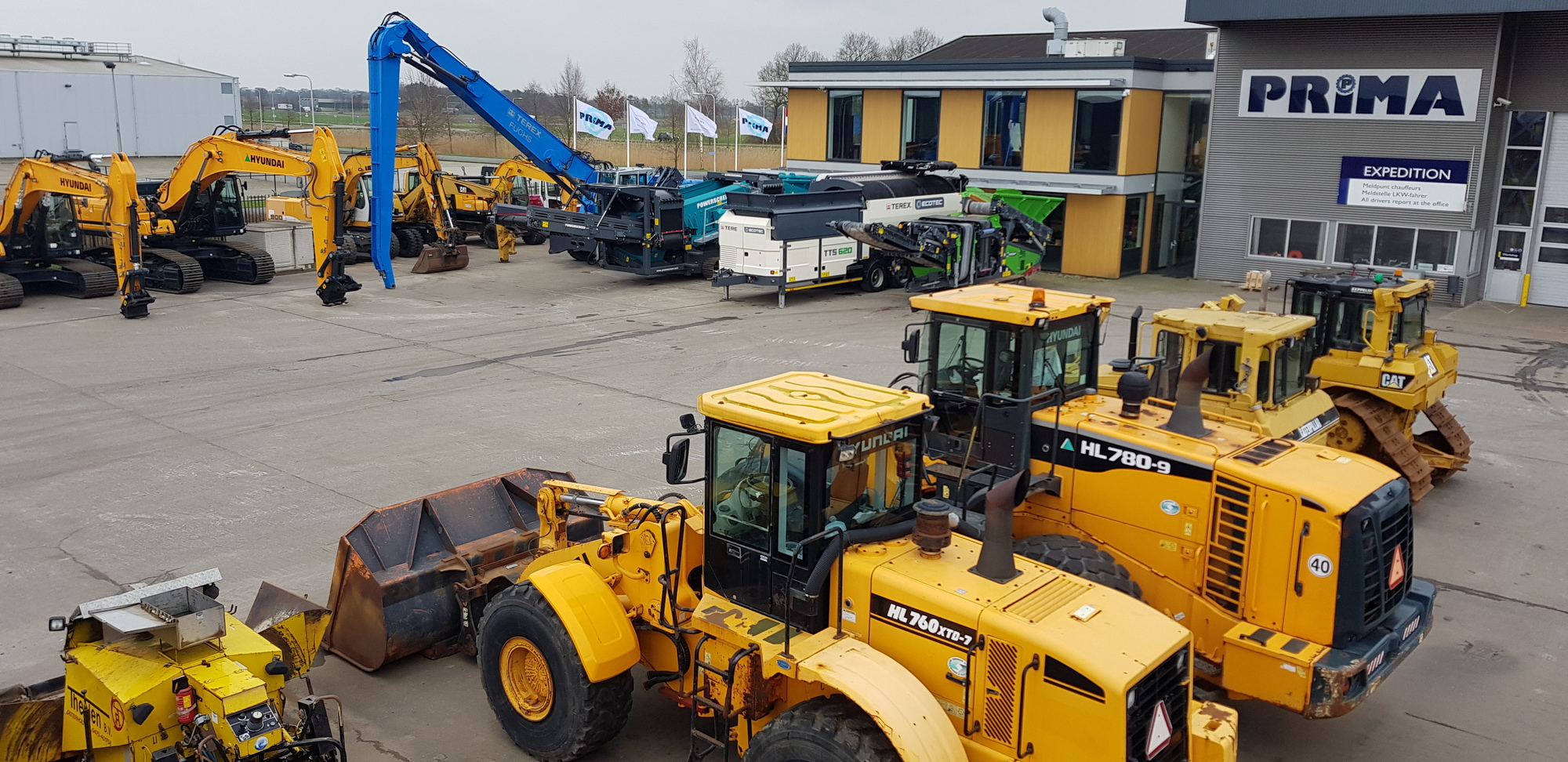 PRIMA Equipment B.V. - Construction machinery KOMATSU undefined: picture 1