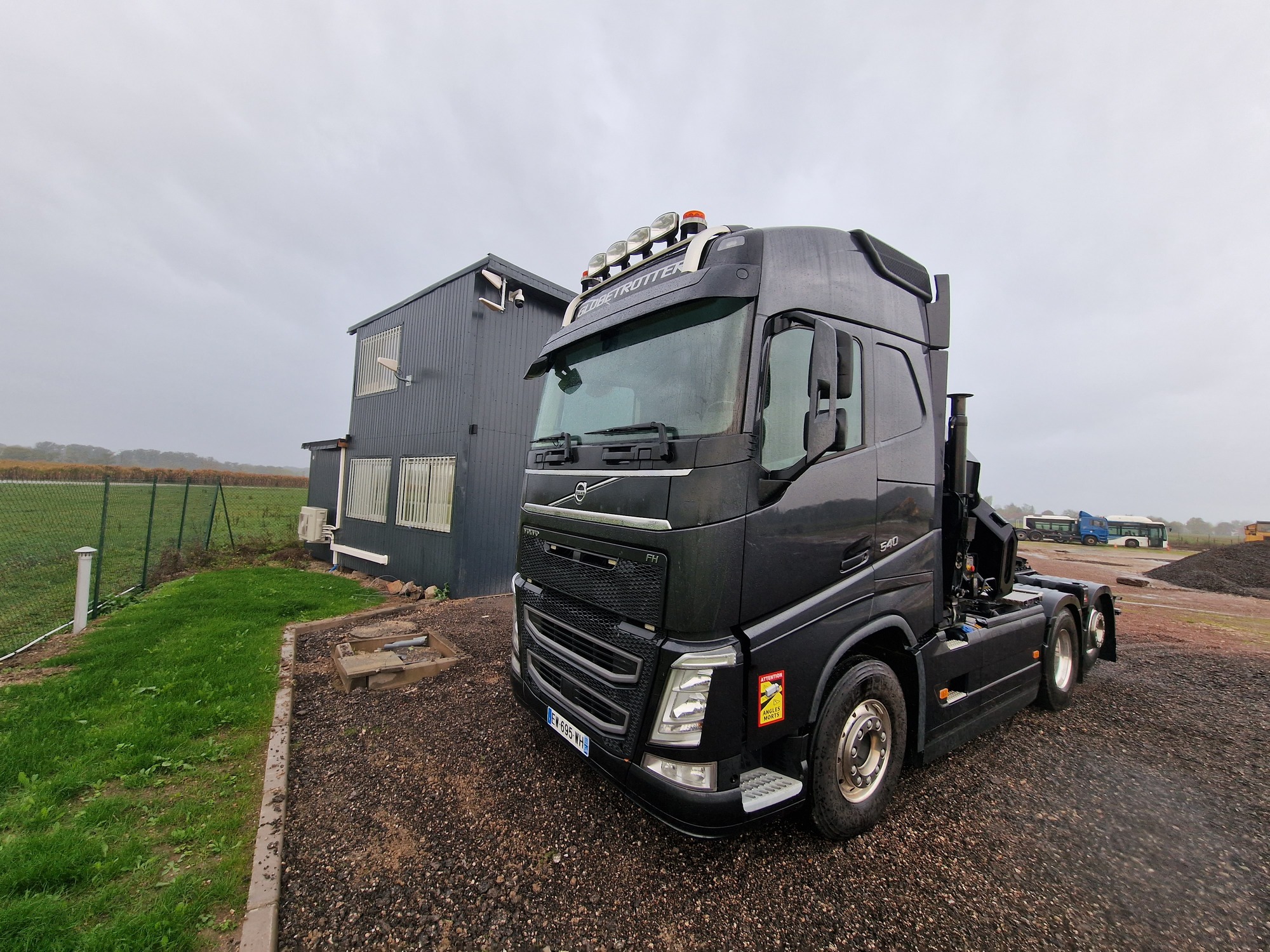 NV TRADING - Trucks - Year: 2012, 4x2 undefined: picture 1