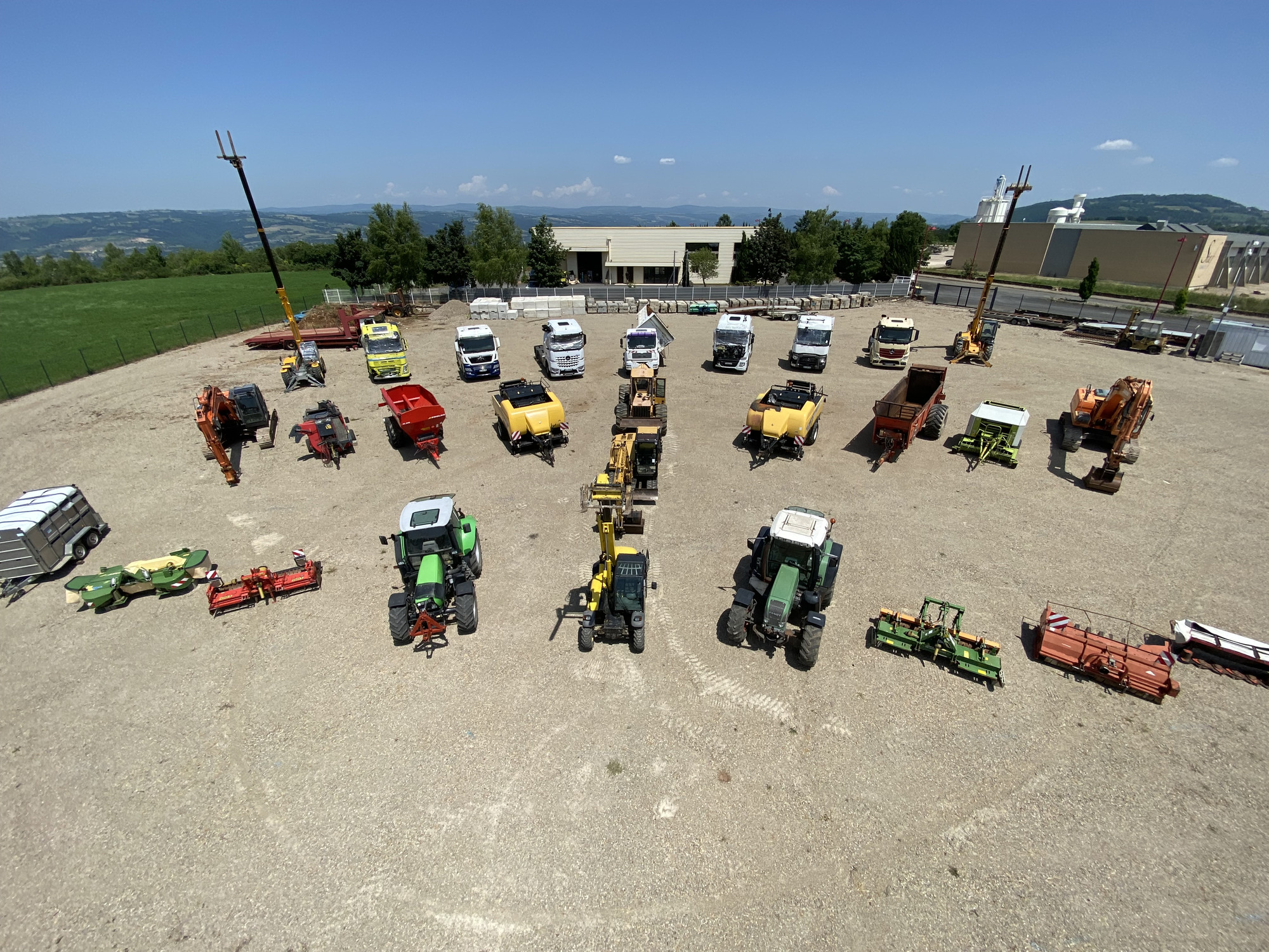 AUTO PIECE BURGUIERE - vehicles for sale undefined: picture 1