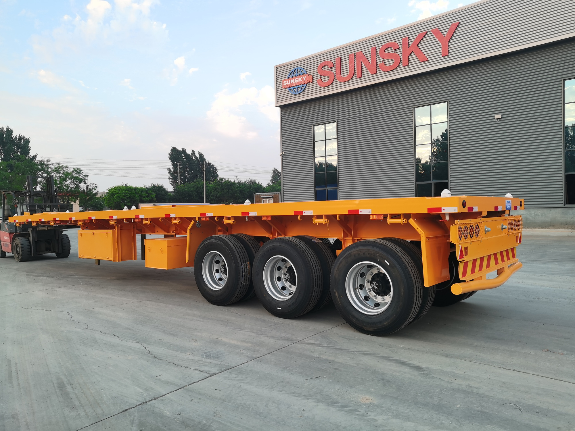 Xiamen Sunsky Vehicle Co.,Ltd - Tractor units SINOTRUK undefined: picture 4