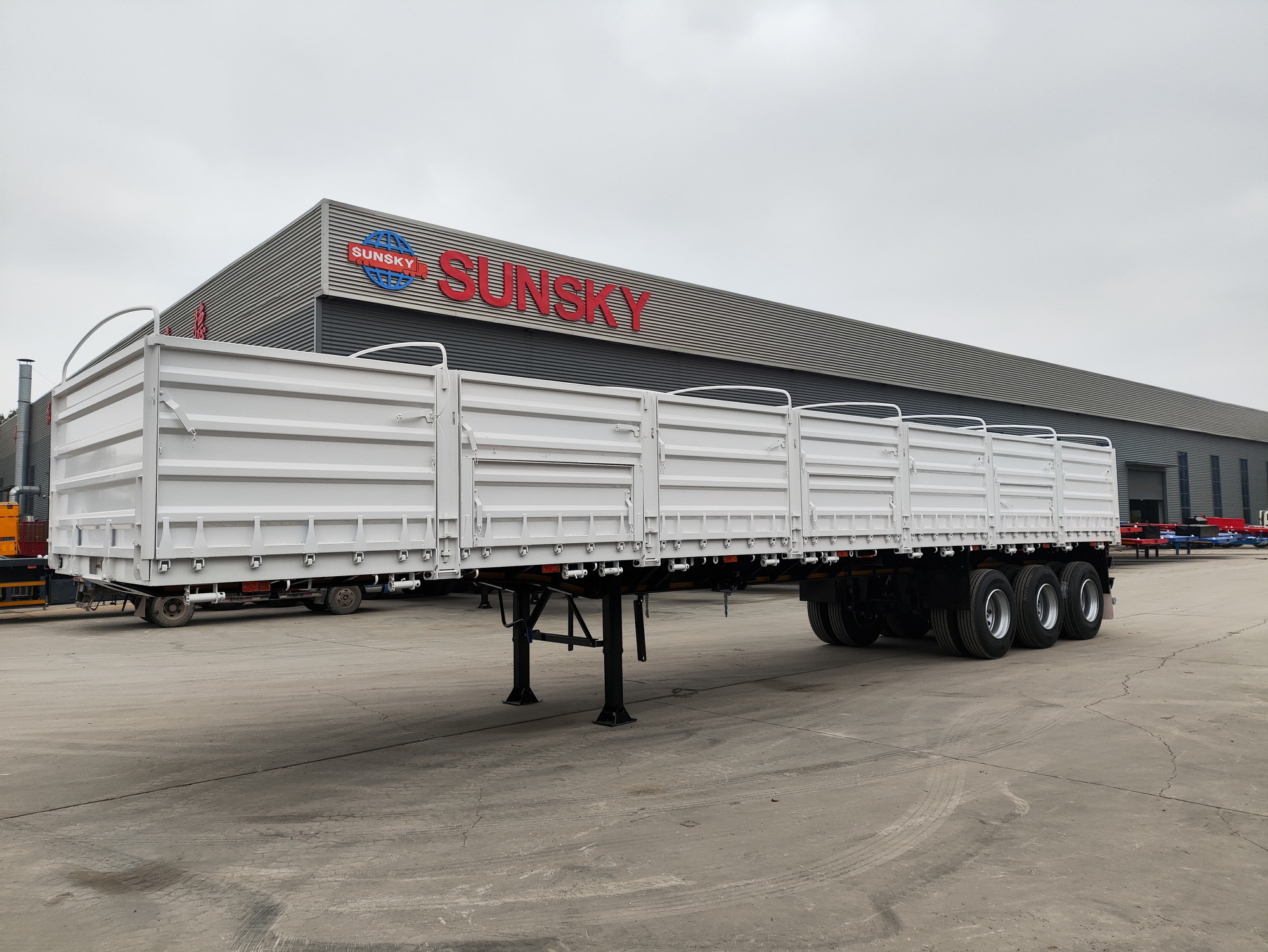 Xiamen Sunsky Vehicle Co.,Ltd - Tractor units SINOTRUK undefined: picture 12