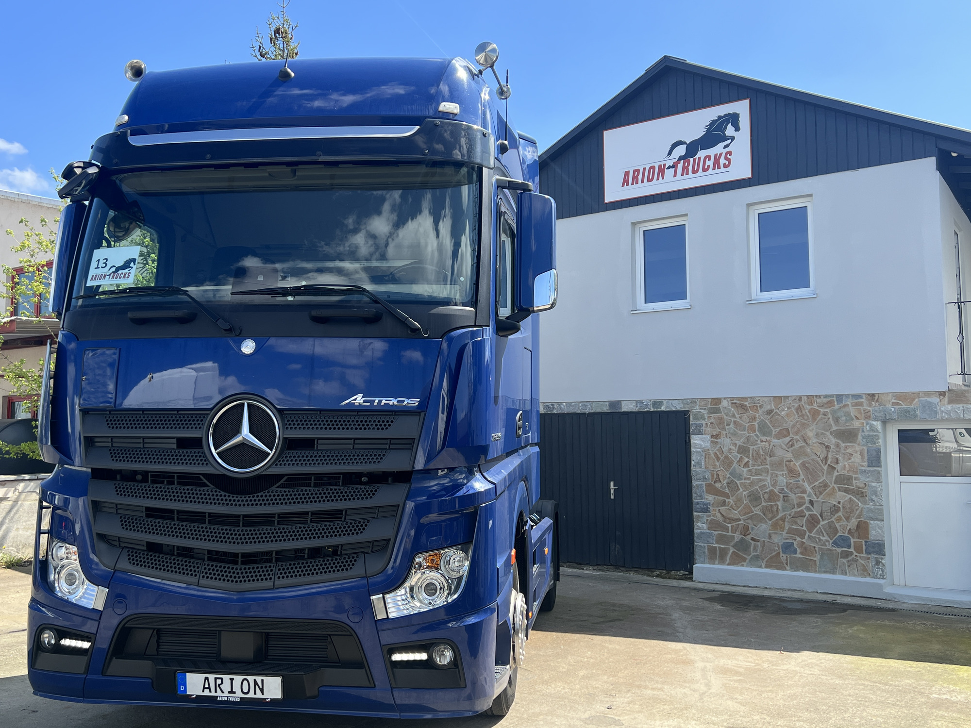 ARION TRUCKS GmbH - Commercial vehicles MERCEDES-BENZ - Euro 4, diesel undefined: picture 1