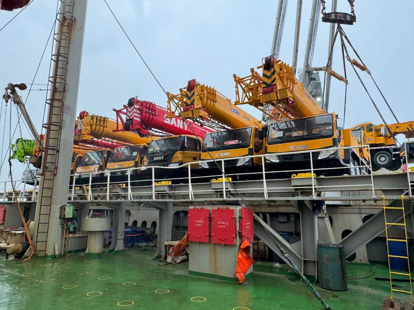 SHANGHAI KAI YI TRADING CO.,LTD - vehicles for sale undefined: picture 1