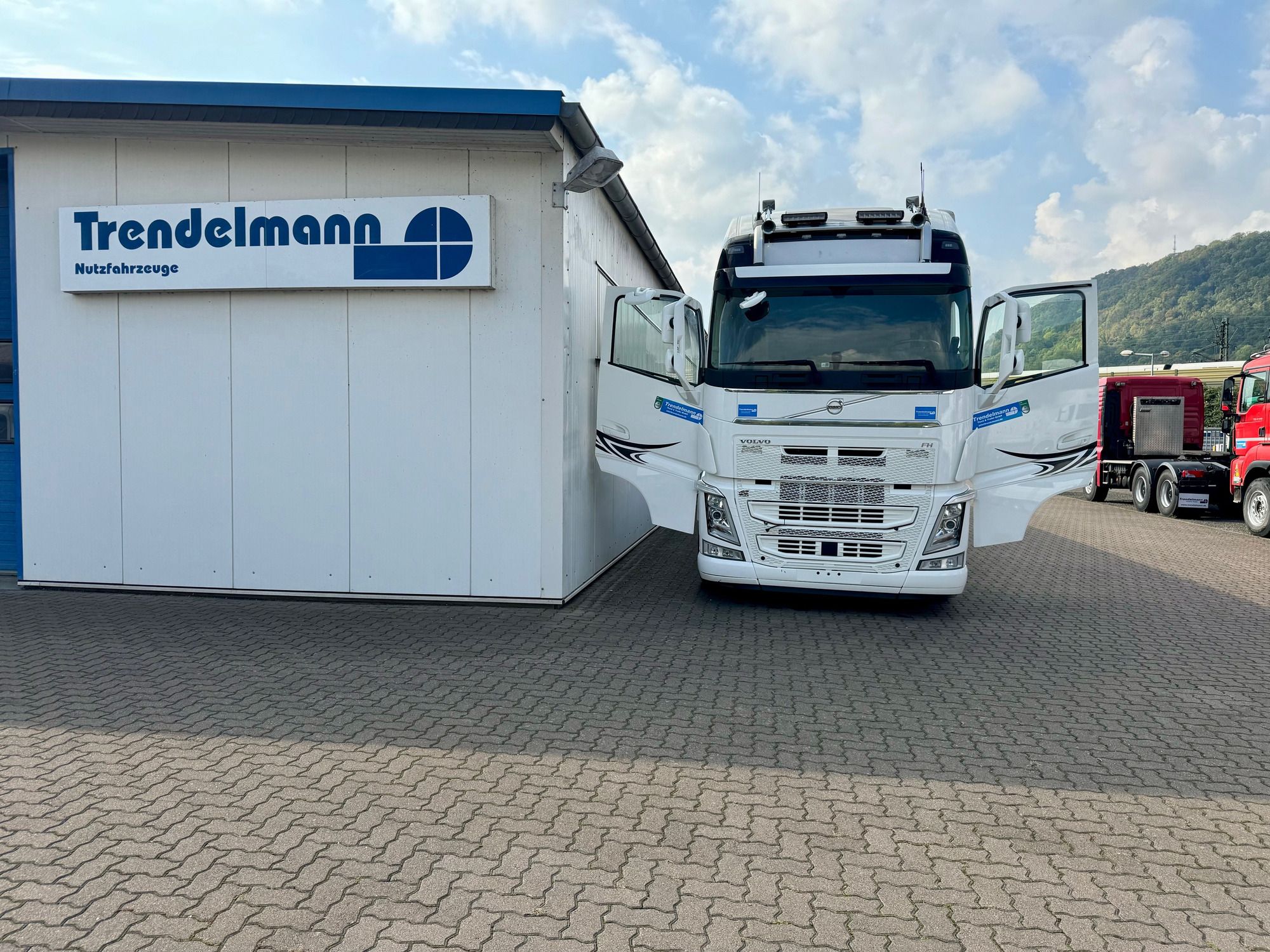 Annette Trendelmann Truck GmbH undefined: picture 27