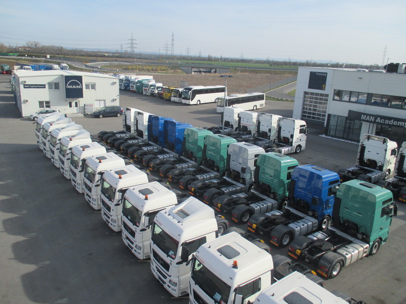 MAN Truck & Bus Vertrieb Österreich GesmbH - Trucks MAN TGS 26.430 - gearbox: automatic undefined: picture 1