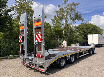 Low loader trailer Möslein  neuer 4 Achs Tieflader gerade hydraulischen Ram: picture 3