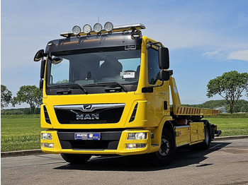 Autotransporter truck MAN TGL 12.250