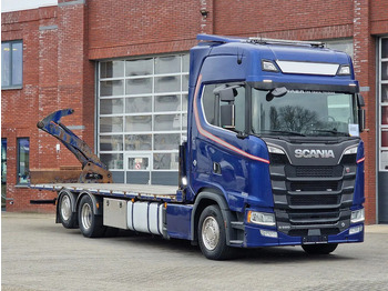 Skip loader truck SCANIA S 580