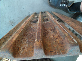 Track for Construction machinery Liebherr R 912: picture 5