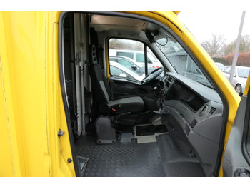 Interior photo 2: Box van IVECO Daily 35 S11 C30C AUTOMATIK KAMERA MAXI KAMERA R