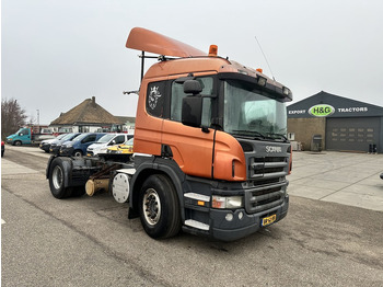 Tractor unit Scania P340: picture 3