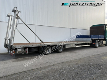 Low loader semi-trailer