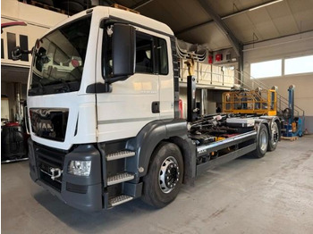 Hook lift truck MAN 26.460 6x2 Hyva 20.26 Motorschaden  S: picture 3