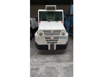 Baggage tractor MULAG