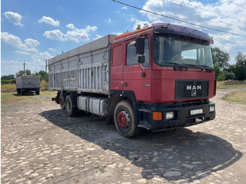 Dropside/ Flatbed truck MAN 25.422