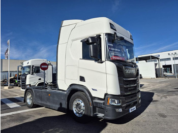 Tractor unit SCANIA R 460