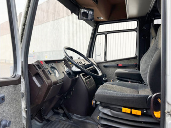 Interior photo 1: Minibus, Passenger van Mercedes-Benz 711 D-KA 4x2 711 D-KA 4x2, Standklima, 11-Sitze, 2 x on stock