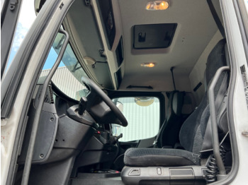 Interior photo 1: Leasing of Mercedes-Benz Antos 1840 L 4x2 Antos 1840 L 4x2, Aufnahme für Mitnahmestapler Mercedes-Benz Antos 1840 L 4x2 Antos 1840 L 4x2, Aufnahme für Mitnahmestapler Interior photo 1: Leasing of Mercedes-Benz Antos 1840 L 4x2 Antos 1840 L 4x2, Aufnahme für Mitnahmestapler Mercedes-Benz Antos 1840 L 4x2 Antos 1840 L 4x2, Aufnahme für Mitnahmestapler