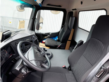 Interior photo 2: Leasing of Mercedes-Benz Arocs 2633 6x4 Arocs 2633 6x4, 2x Nebenantrieb Mercedes-Benz Arocs 2633 6x4 Arocs 2633 6x4, 2x Nebenantrieb