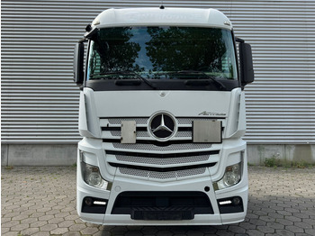 Tractor unit Mercedes-Benz Actros 1845 / Euro 5 / 2 Tanks / 2 In Stock: picture 4 Tractor unit Mercedes-Benz Actros 1845 / Euro 5 / 2 Tanks / 2 In Stock: picture 4