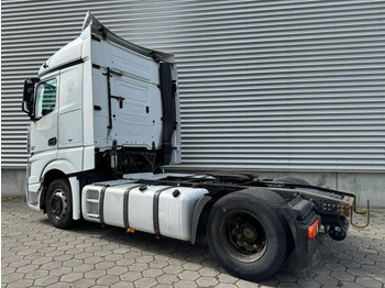 Tractor unit Mercedes-Benz Actros 1845 / Euro 5 / 2 Tanks / 2 In Stock: picture 3 Tractor unit Mercedes-Benz Actros 1845 / Euro 5 / 2 Tanks / 2 In Stock: picture 3