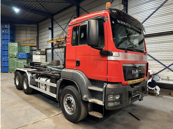 Hook lift truck MAN TGA 26.400