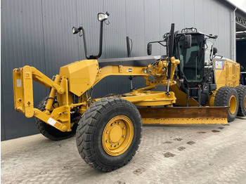 Grader CATERPILLAR 140M