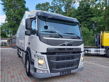 Refrigerator truck Volvo FM 330, 6x2, CARRIER SUPRA 950 U: picture 4 Refrigerator truck Volvo FM 330, 6x2, CARRIER SUPRA 950 U: picture 4