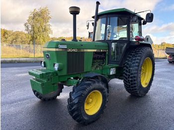 Farm tractor JOHN DEERE 40 Series