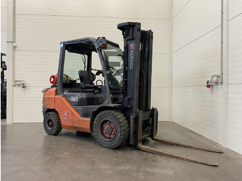 LPG forklift Toyota 02-8FGF30: picture 3 LPG forklift Toyota 02-8FGF30: picture 3