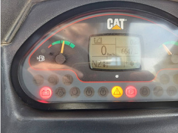 Telescopic handler CAT TH407C: picture 5