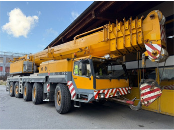 Crane truck