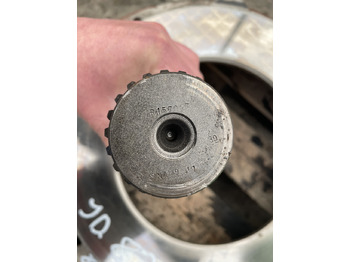 Drive shaft for Agricultural machinery John Deere 8110 8120 8210 9120 9220 - półoś granat R157057 R111450 R157061 R157059: picture 2