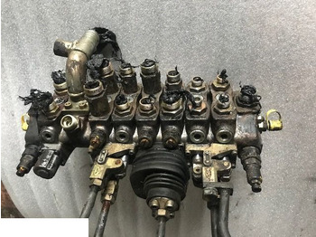 Hydraulic valve MANITOU