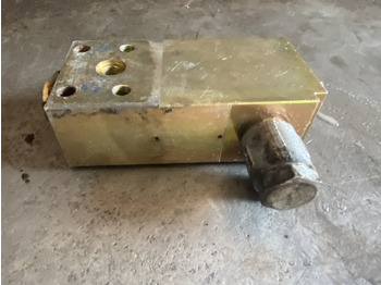 Spare parts for Wheel excavator Mecalac 12 XVT - zamek zawór siłownika podpory: picture 3