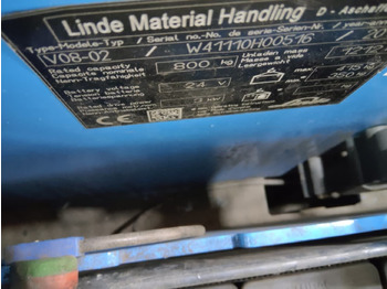 Pallet truck Linde V08-02: picture 2