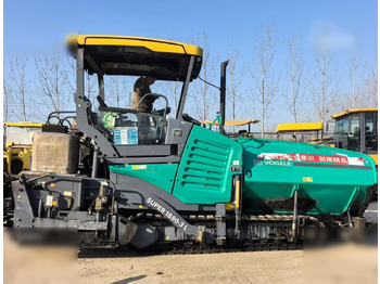 Asphalt paver VÖGELE