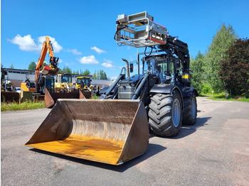 Backhoe loader
